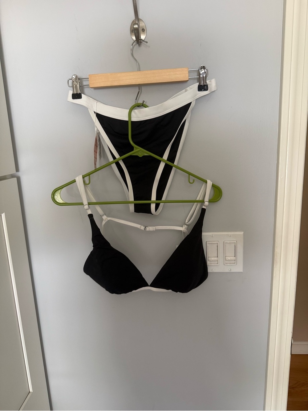 NWT Dippin Daisy’s Black & White Contrast Bikini Set